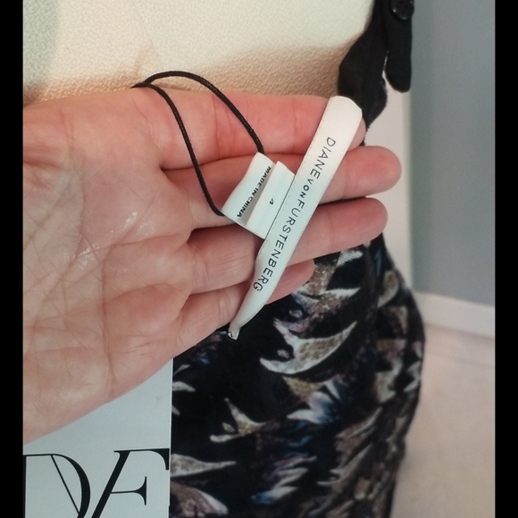DVF Dress - Picture 3 of 4